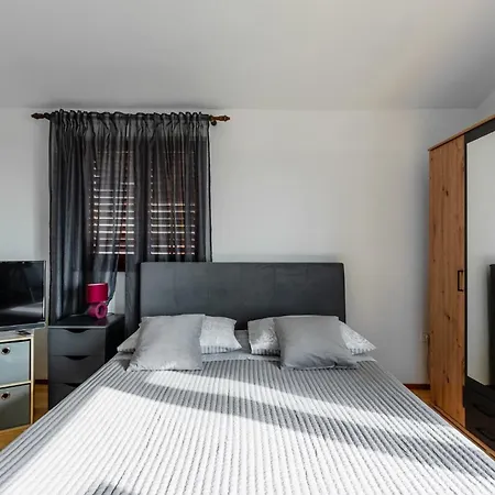 Papic Apartment Vrsi