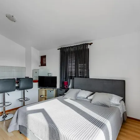 Papic Apartment *