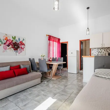 Papic Apartment *